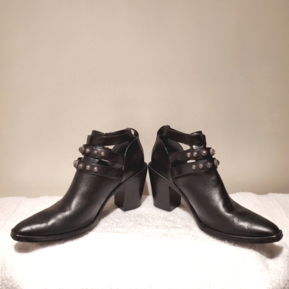 Vince Camuto Laila Boots - Picture 4 of 9